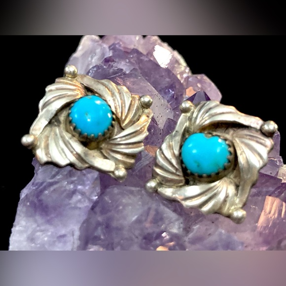 Vintage Native American Sleeping Beauty Turquoise Repoussé 925 Earrings - Picture 2 of 14